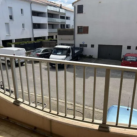2 Pieces Avec Terrasse Et Garage, Centre-ville Le Grau-du-roi, 5 Min De La - Fr-1-250-266